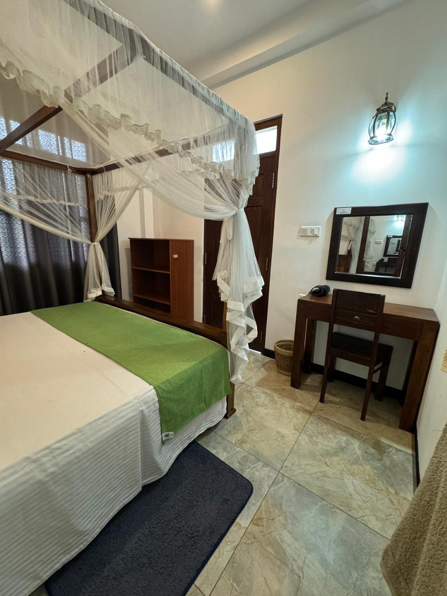 Hotel The Tide'S Tale Galle Esterno foto